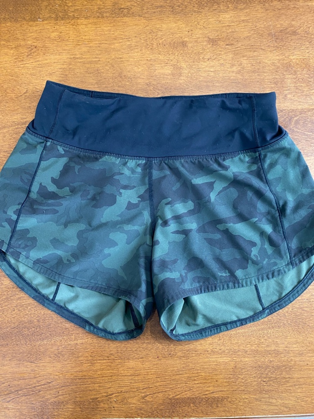 Lululemon camo shorts size 2